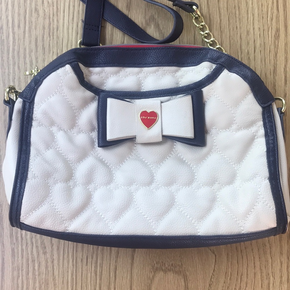 Betsey Johnson quilted hearts bow purse